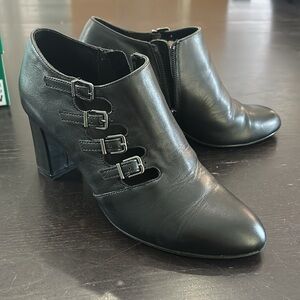 David Tate black leather booties 6.5 wide width